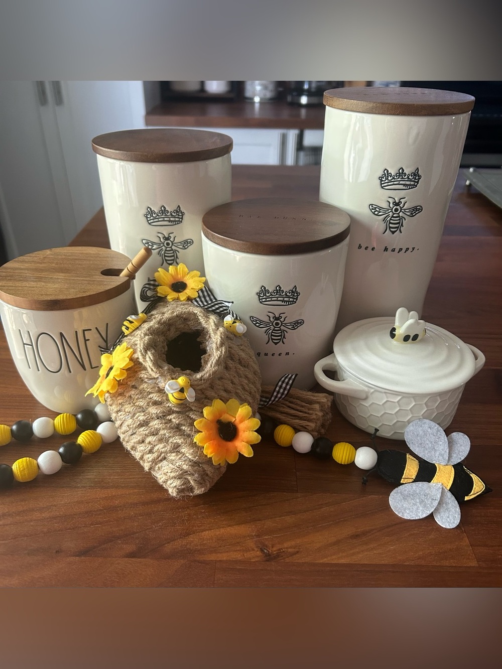 Rae Dunn bee decor lot
